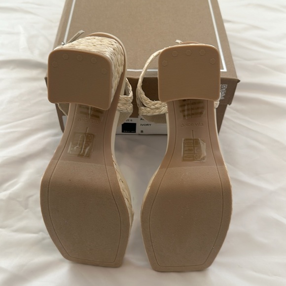 BNIB Dolce Vita Alansa sandal size 8 - Picture 4 of 4